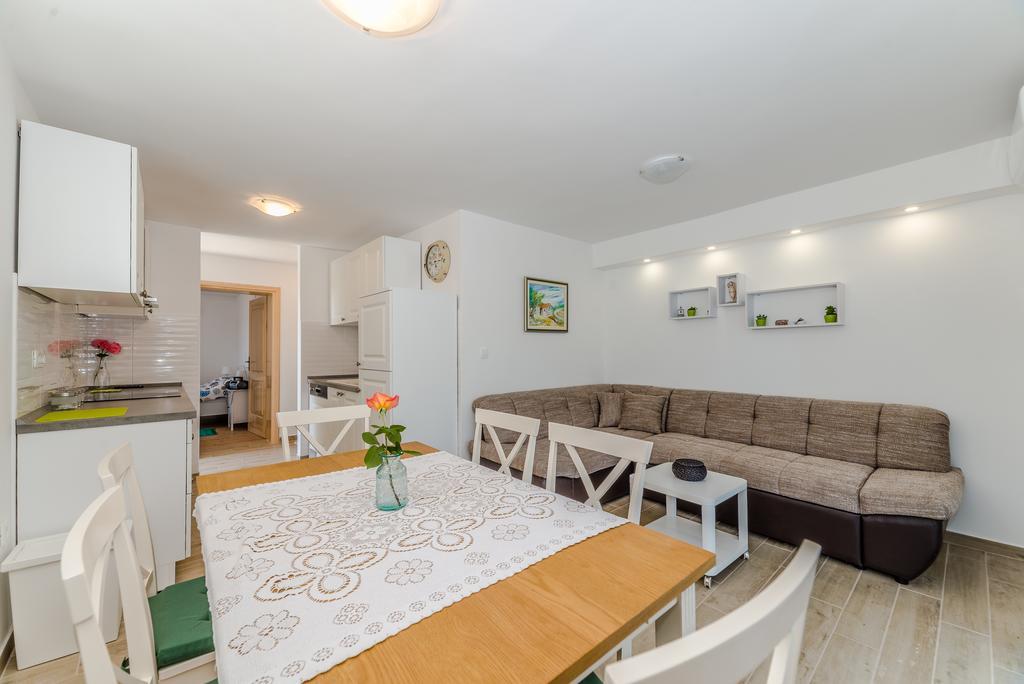 Apartment Robinson Podvrsje エクステリア 写真